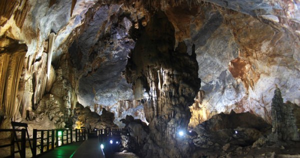 Be an adventurer and discover ancient caves in Phong Nha